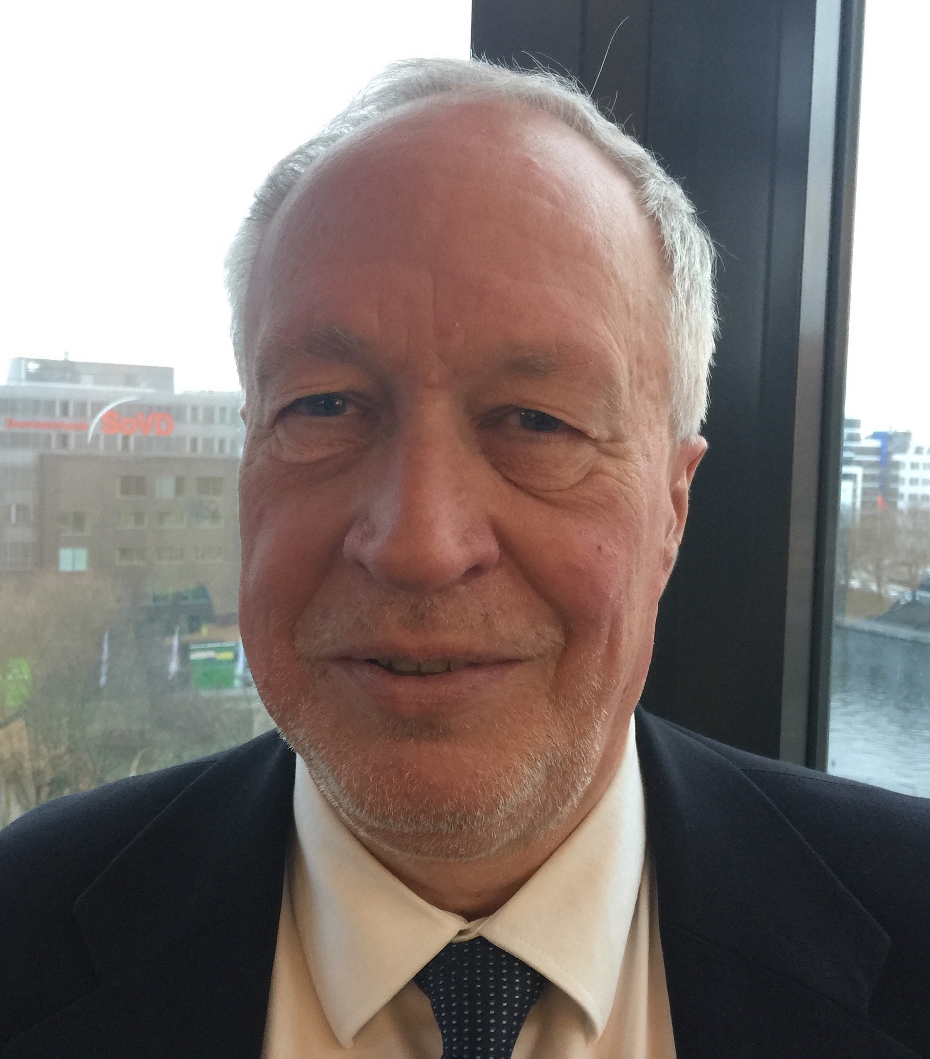 Dr. Dr. Rühmann Rechtsanwalt bei Röttgen, Kluge & Hund Partnerschaft